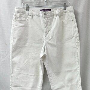 NWOT Gloria Vanderbilt White Jeans. Size: 14 Short